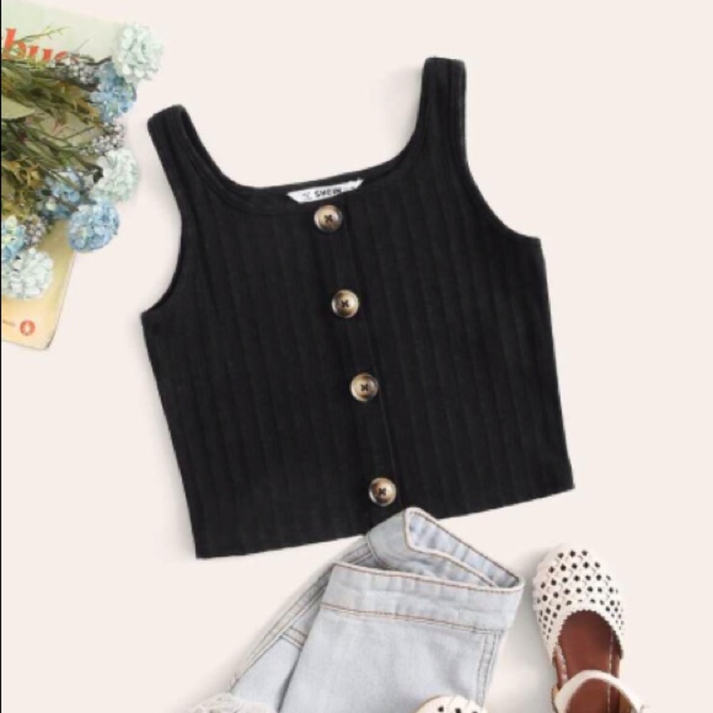 A black shein crop top!